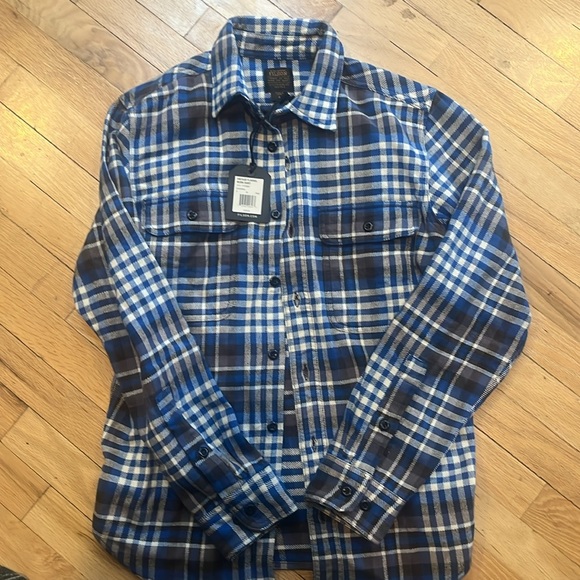 Brand new beautiful Filson flannel shirt. Incredibly well made - Picture 4 of 6
